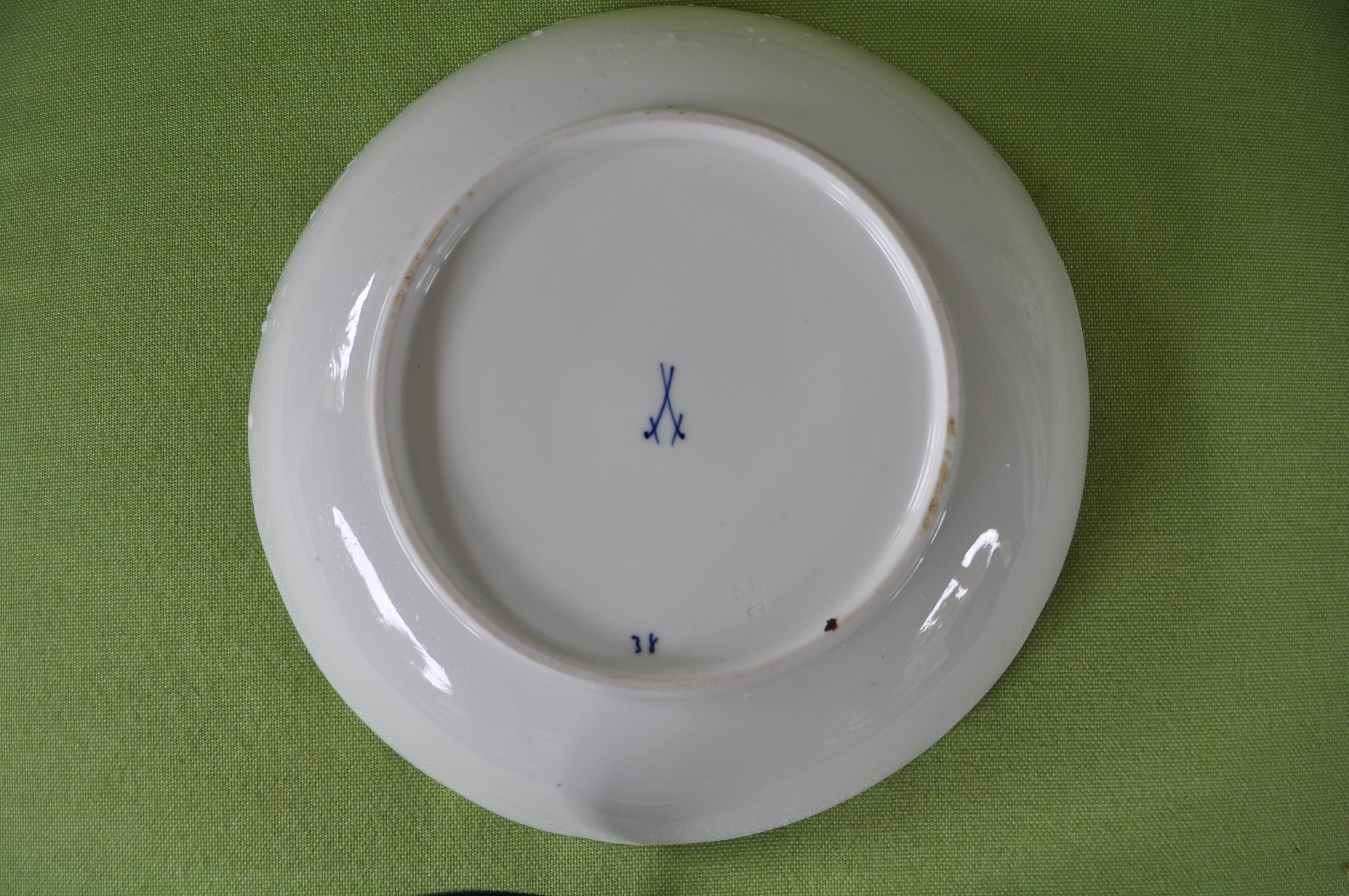 1815 Meissen Blue Onion 9.5" Serving Bowl Life at Bella