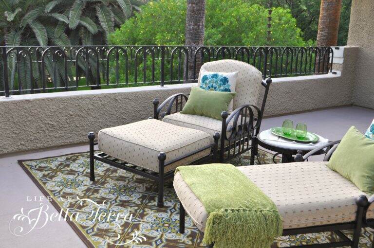 Refinishing Outdoor Furniture