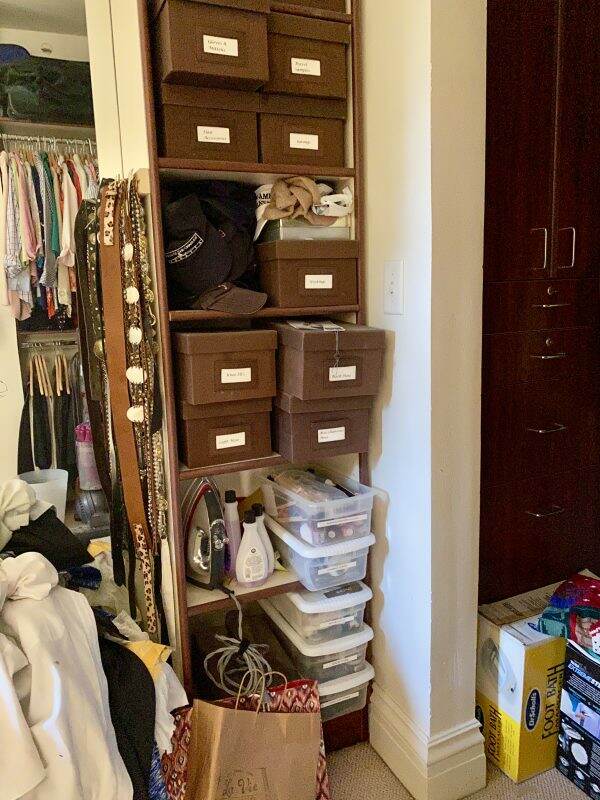 7 Quick Ways to Organize a Small Walk-in Closet – Simply2moms
