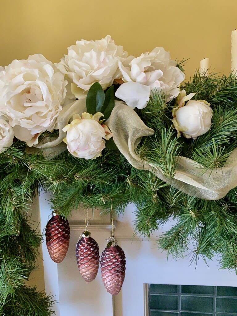 Decorating a Mantel for Christmas