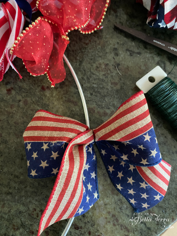 DIY Red, White, and Blue Patriotic Korker Hair Bow Tutorial ~ The Moody  Blonde